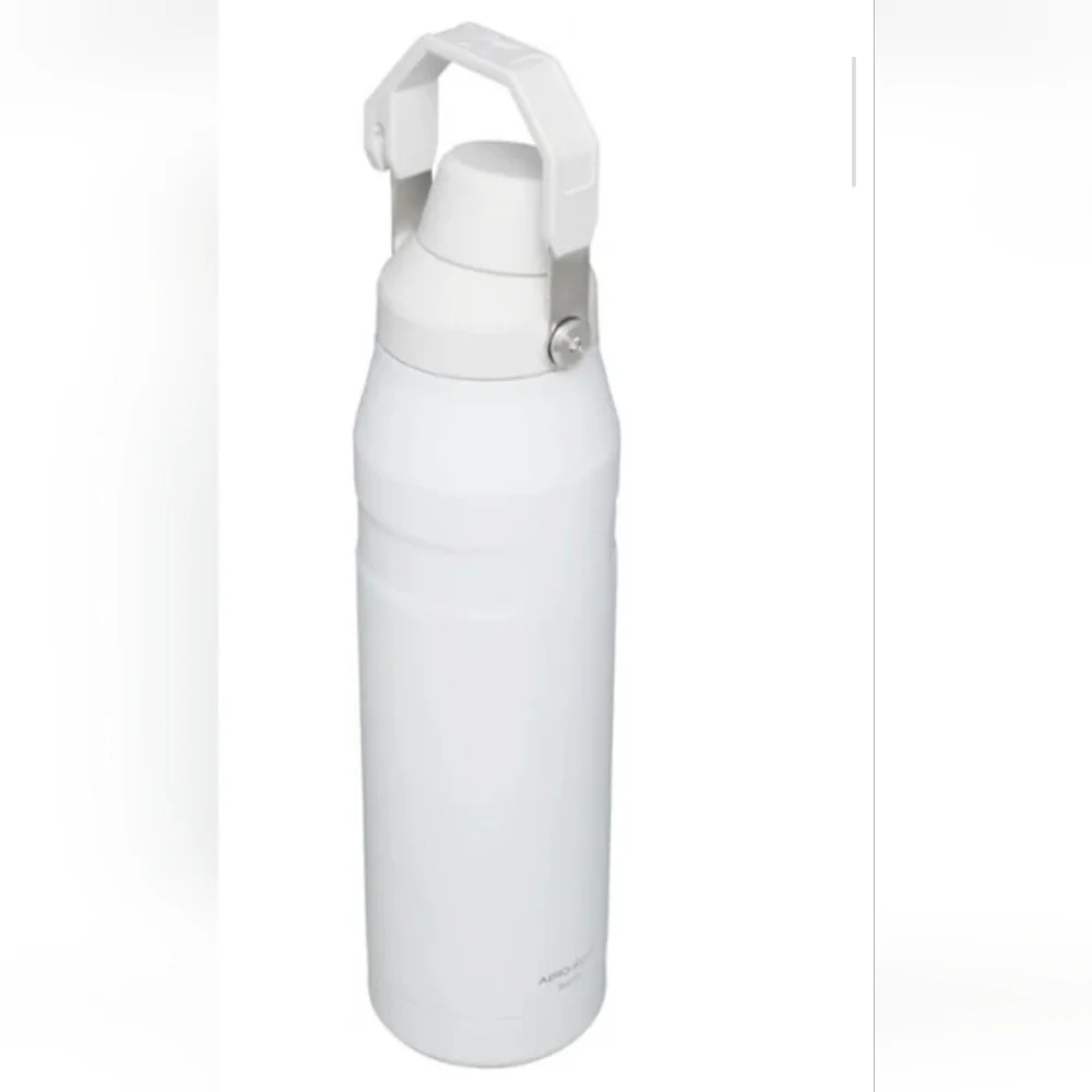 Stanley IceFlow AeroLight Vacuum Water Bottle with Fast Flow Lid - 36 fl. oz. - Picture 6 of 13